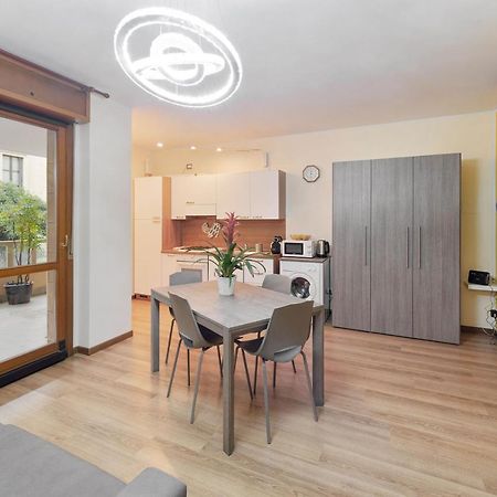 Best Way Rent - Appartamento Con Terrazzo Zona Sempione Мілан Екстер'єр фото