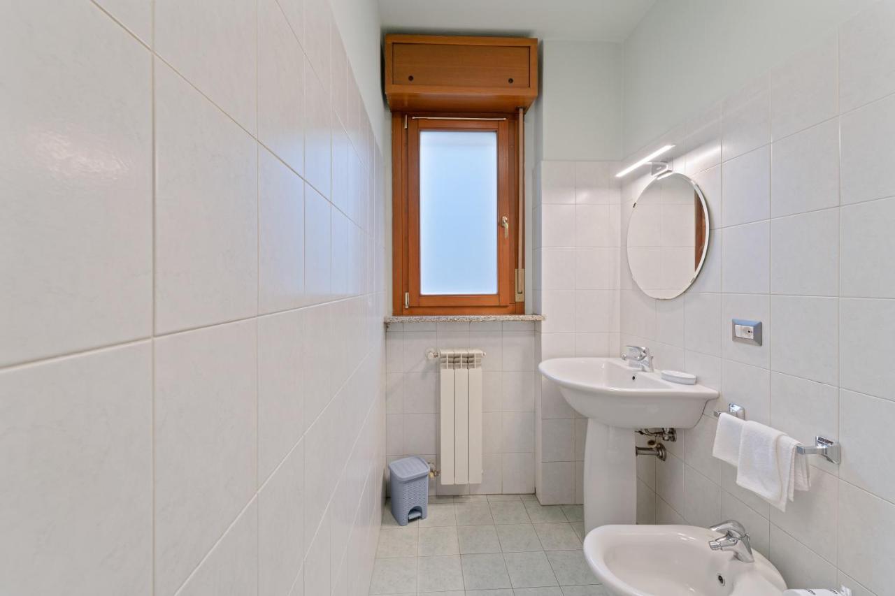 Best Way Rent - Appartamento Con Terrazzo Zona Sempione Мілан Екстер'єр фото