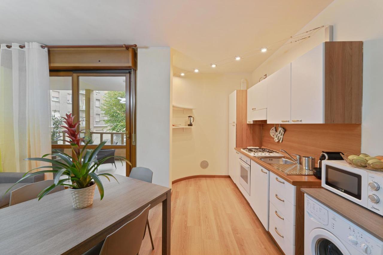 Best Way Rent - Appartamento Con Terrazzo Zona Sempione Мілан Екстер'єр фото